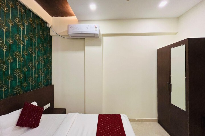 Room 8 of 23