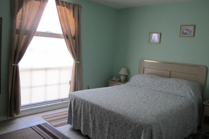 Room 3 of 44