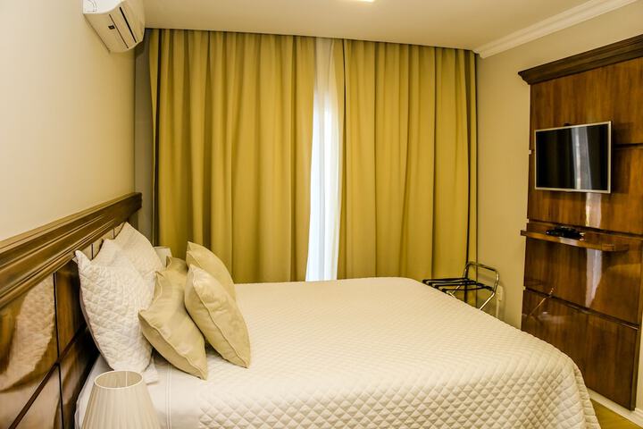 Room 9 of 46