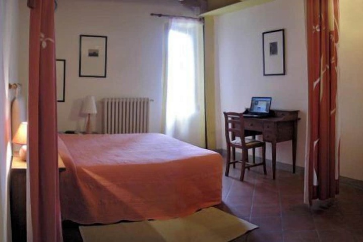 Room 15 of 32