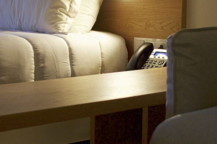 Room 4 of 93