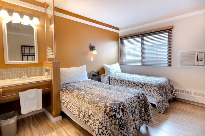 Room 33 of 52