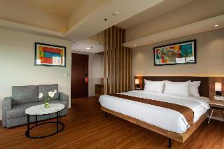 Room 2 of 3