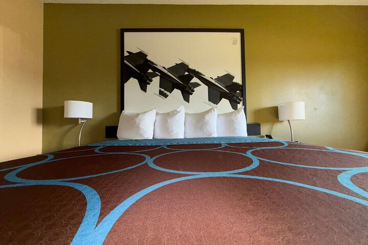1 King Bed (6 of 11)
