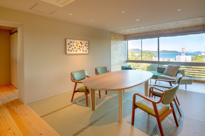 Room 6 of 92
