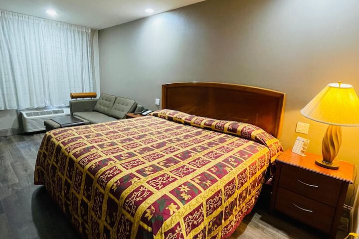 Room 14 of 36