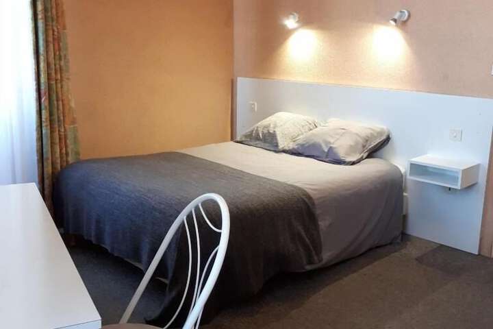 Room 3 of 10