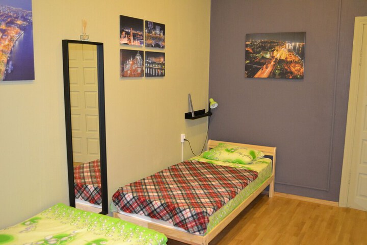 Room 17 of 33
