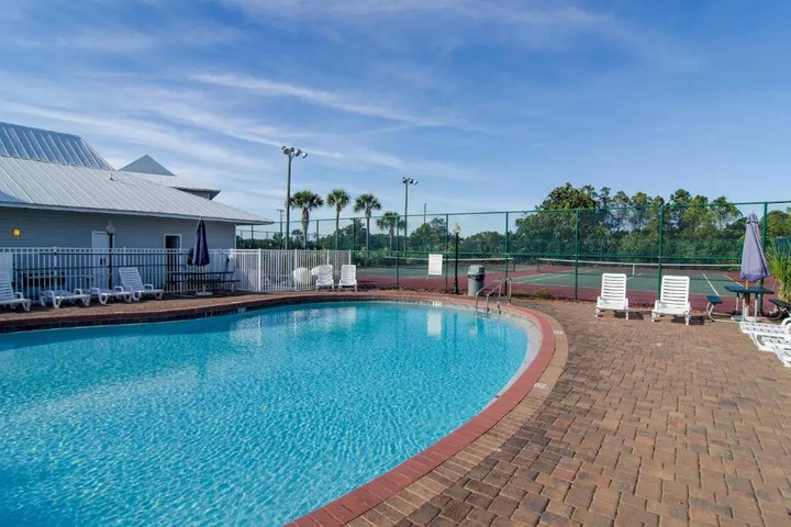 Pool 11 of 22