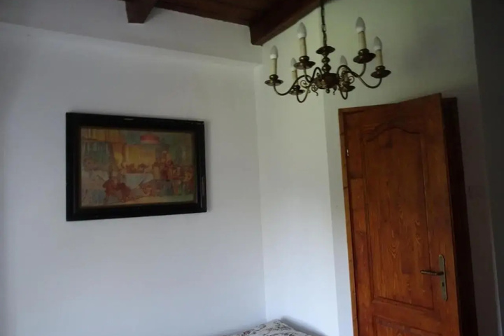 Room 3 of 28