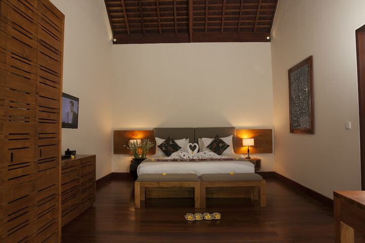 Room 4 of 82
