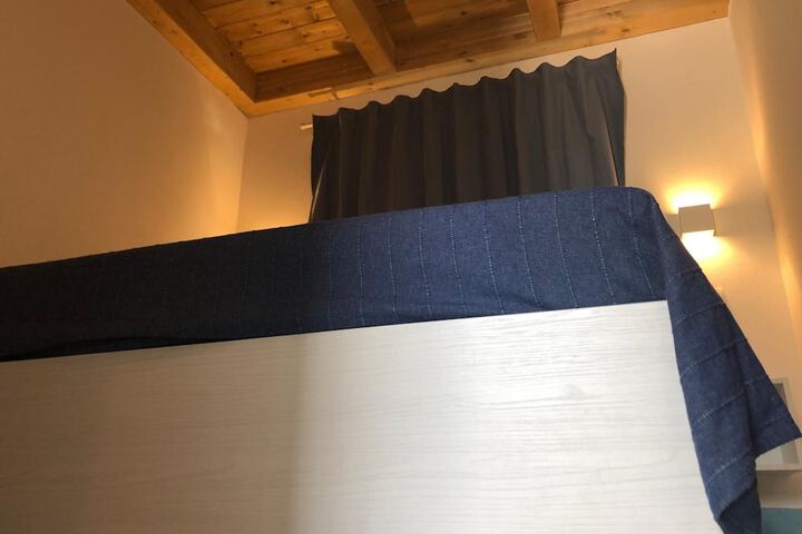 Room 8 of 64