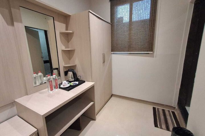 Room 7 of 31