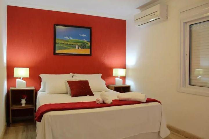 Room 4 of 12