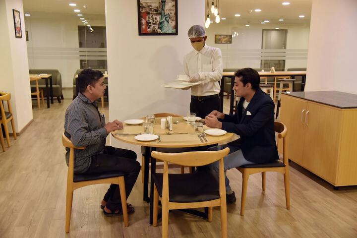Dining 51 of 61