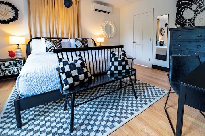 Room 28 of 130