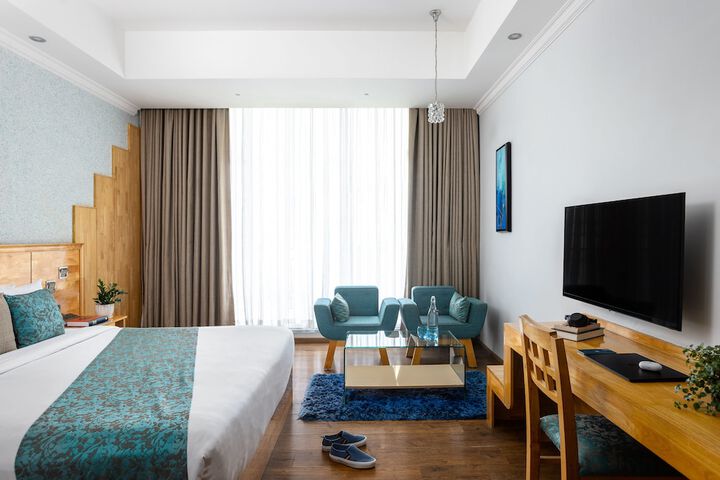 Room 9 of 106