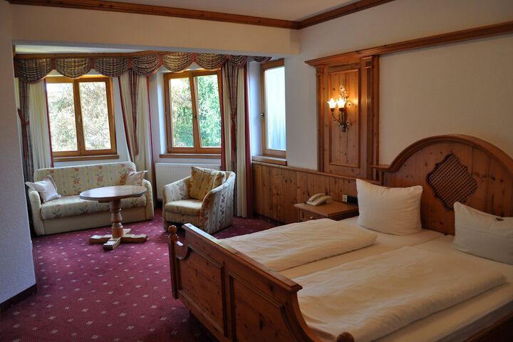 Room 6 of 47