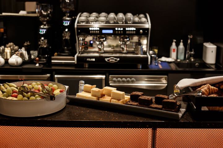 Dining 79 of 83