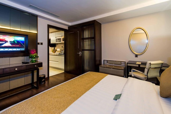 Room 13 of 22