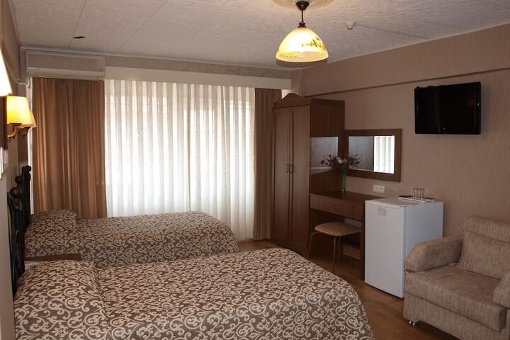 Room 13 of 52