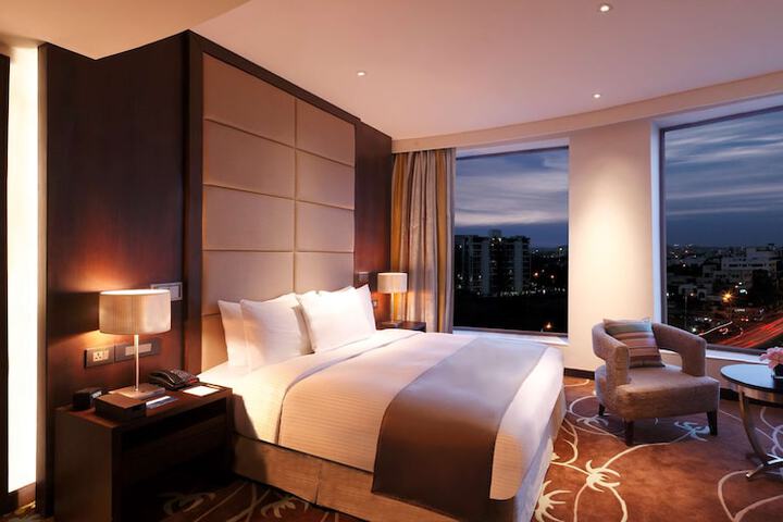 Room 13 of 74