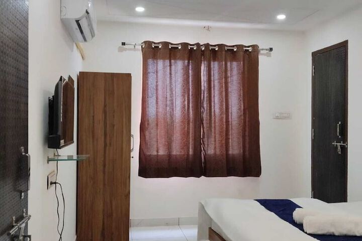 Room 46 of 64