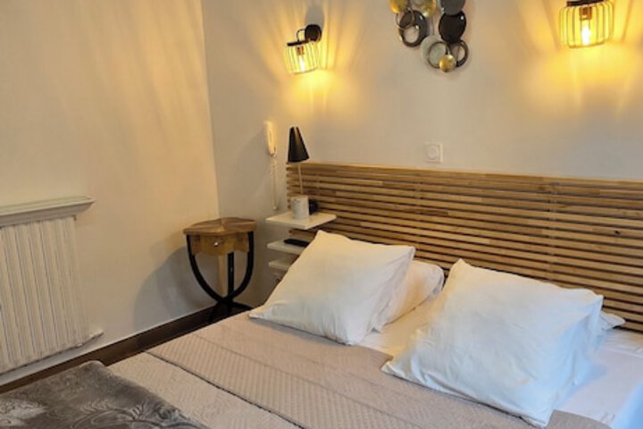 Room 20 of 33
