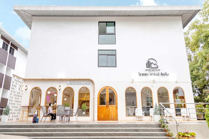 Exterior of Grand Sattahip Hotel
