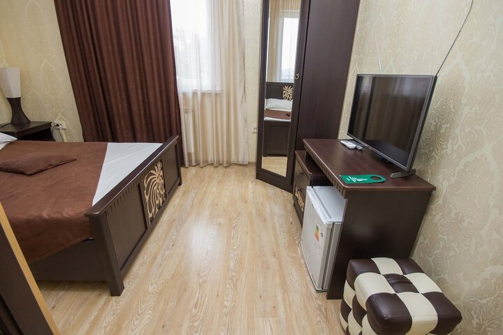 Room 3 of 52