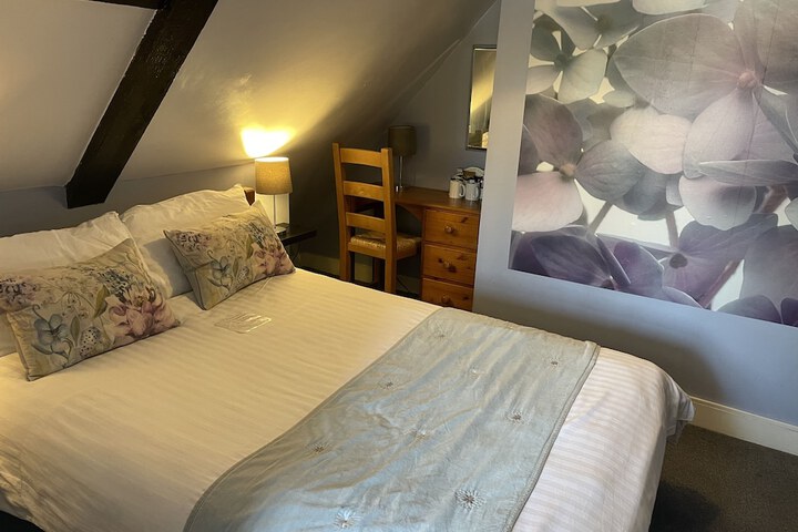 Room 8 of 48
