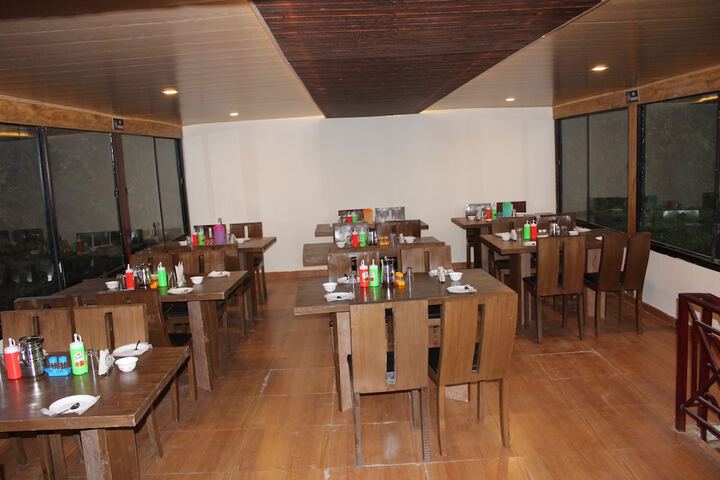 Dining 43 of 67