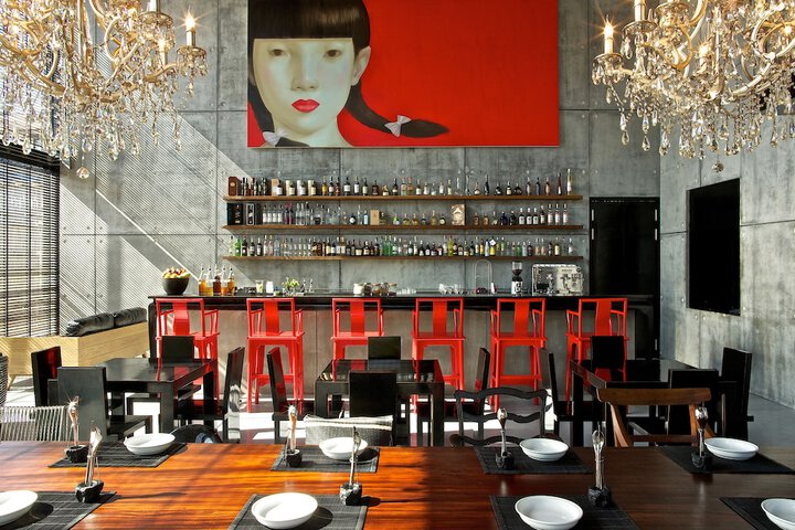 Lounge 58 of 71