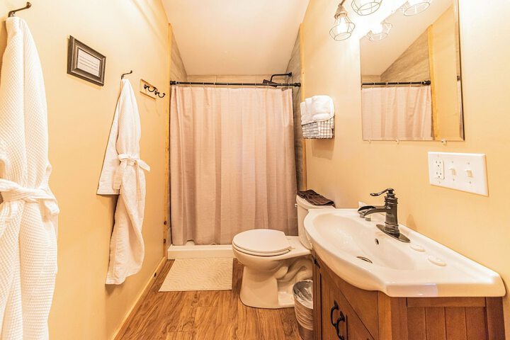 Room 33 of 52