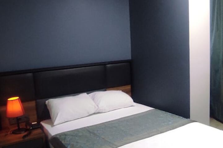 Room 2 of 7