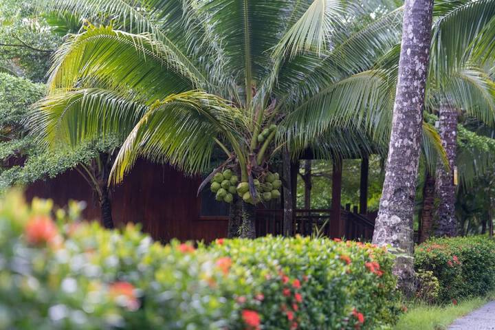 Hotel Exterior 205 of 207