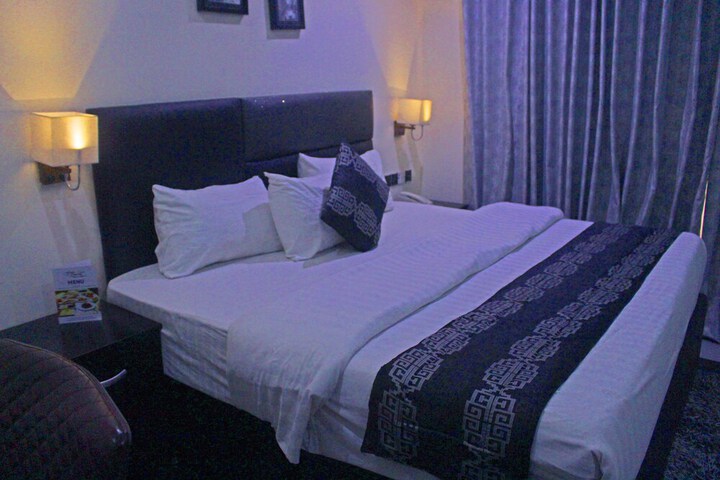 Room 42 of 93