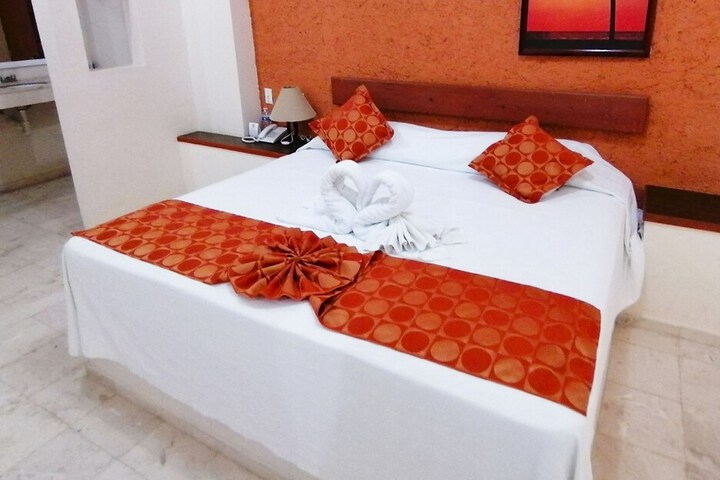 Room 2 of 29