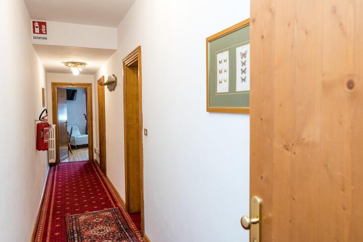 Room 40 of 41