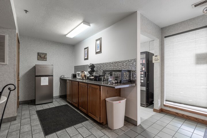 Breakfast/Coffee Service 21 of 29