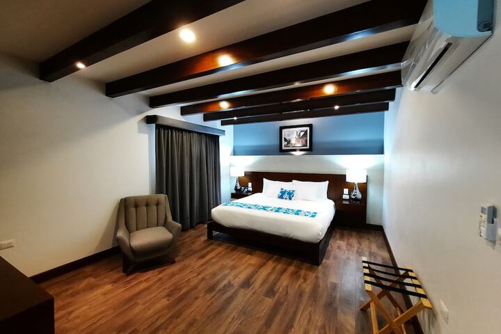 Room 43 of 103