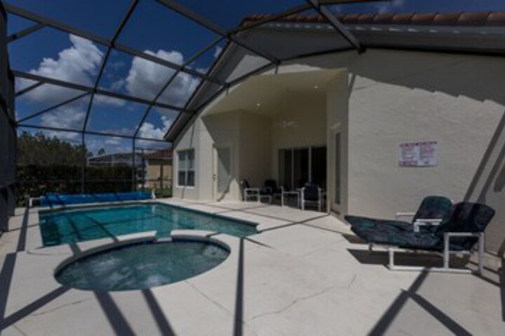 Pool 16 of 35