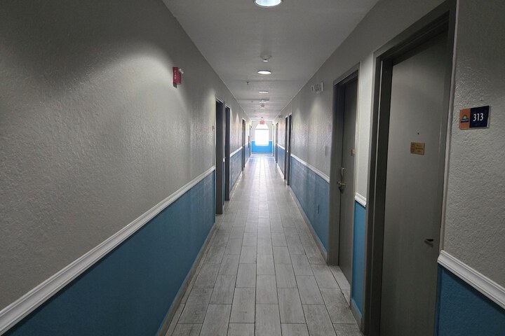 Ballroom/Hall 77 of 84