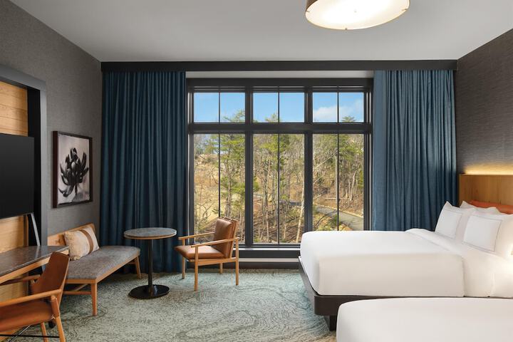 Room 27 of 223