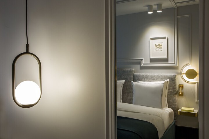 Room 27 of 67