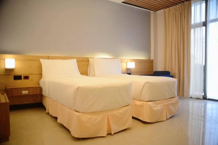 Room 21 of 173