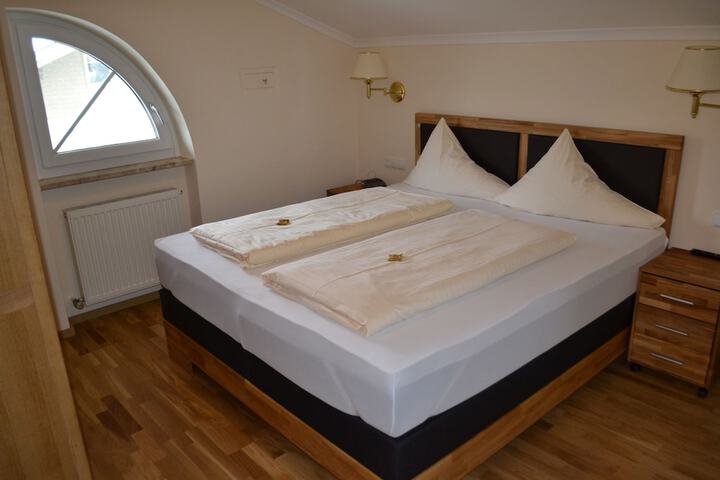 Room 5 of 70