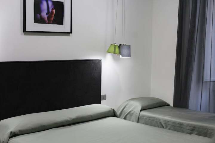 Room 15 of 34