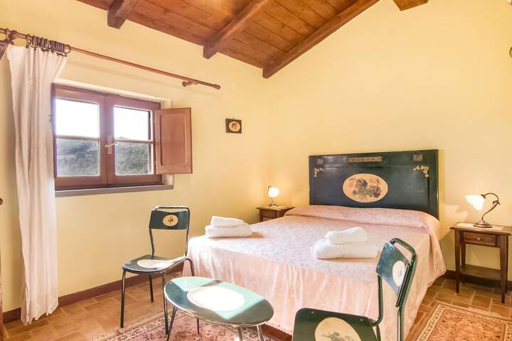 Room 8 of 160