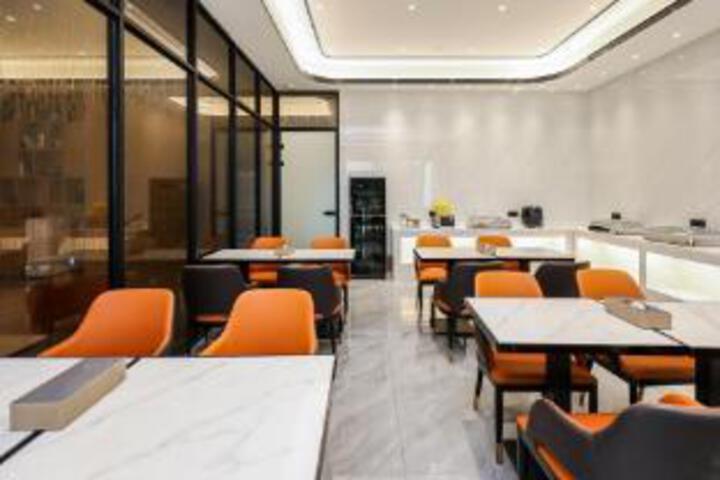 Qingmu Platinum Hotel (Nanjing Maternity and Child Health Hospital Dingjiazhuang Metro Station)